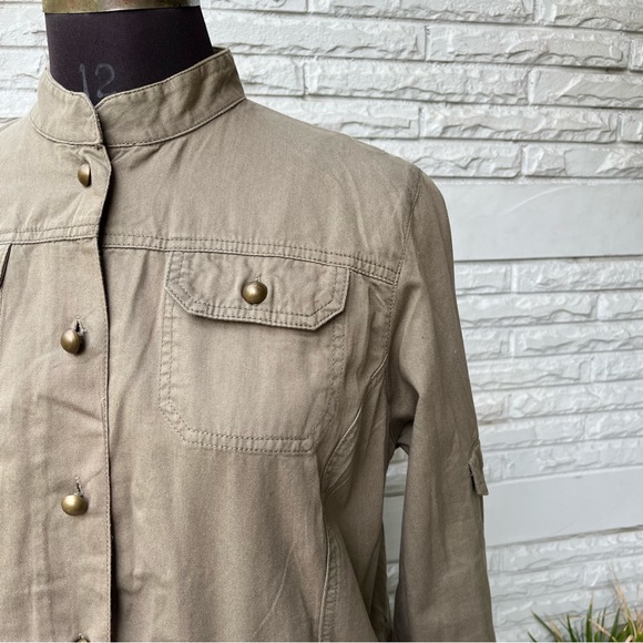 SOLD ❌ Khakhi Green Shirt - Picture 2 of 7